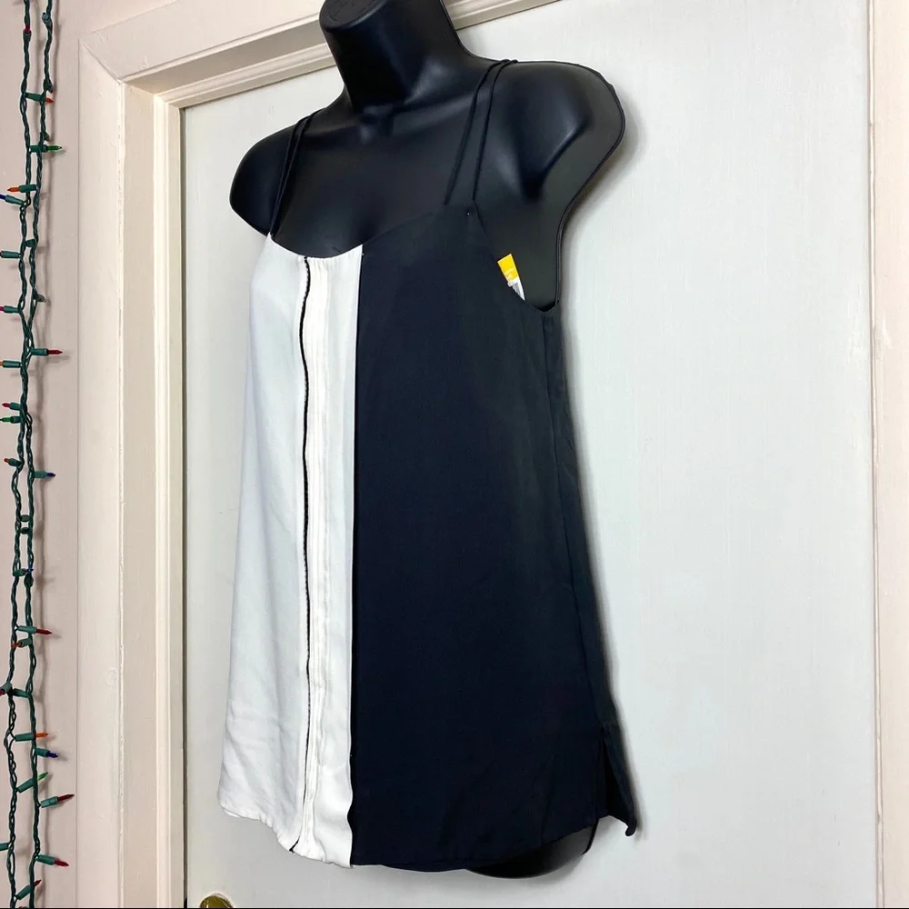 VINCE Black & White Color Block 100% Silk Camisole - Picture 4 of 7